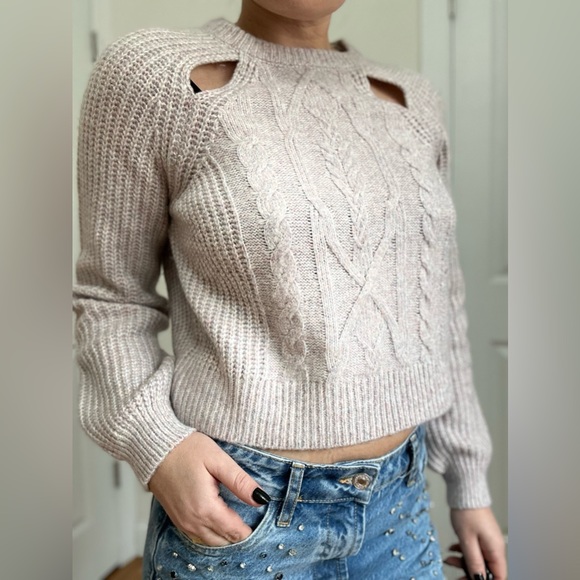 Cut Out Marled Knit Cable Pattern Crew Neck Pullover - Picture 7 of 8
